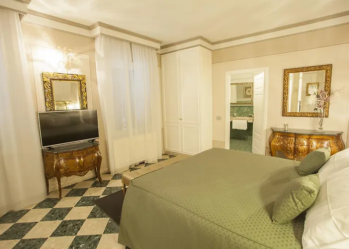 Martins De Luxe Apartahotel 4*