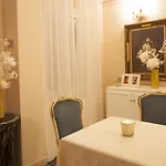 Martins De Luxe Aparthotel 4*