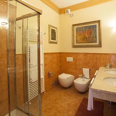 Martins De Luxe Aparthotel