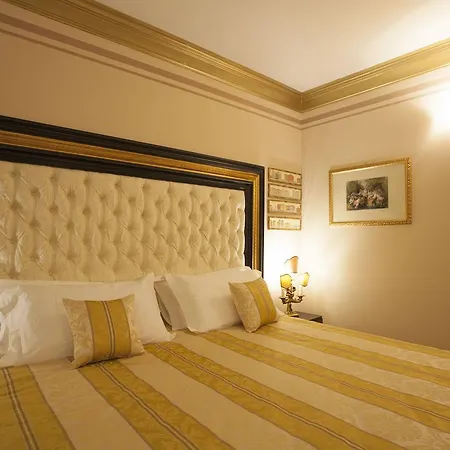 Martins De Luxe Aparthotel