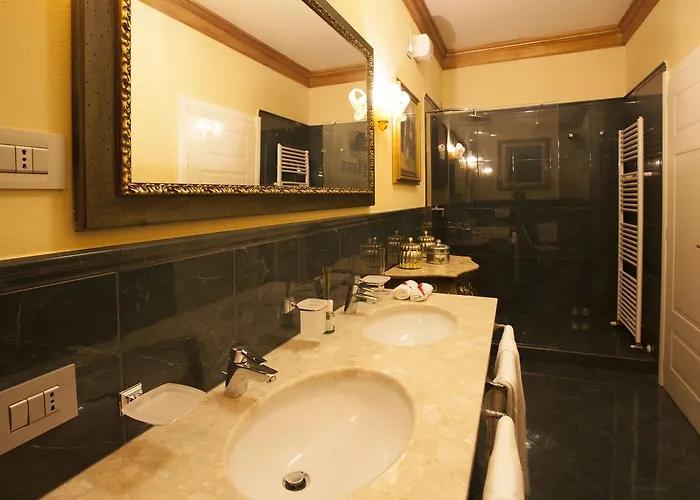 מלון דירות Martins De Luxe